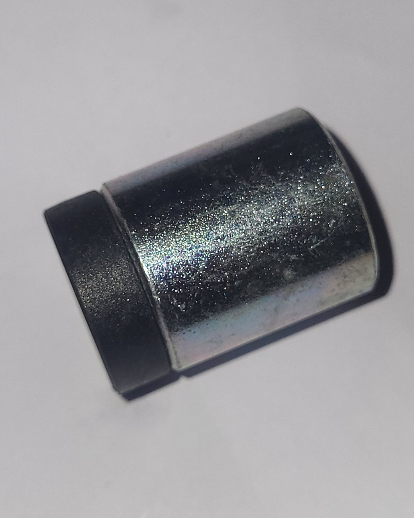 Anti torque button holder