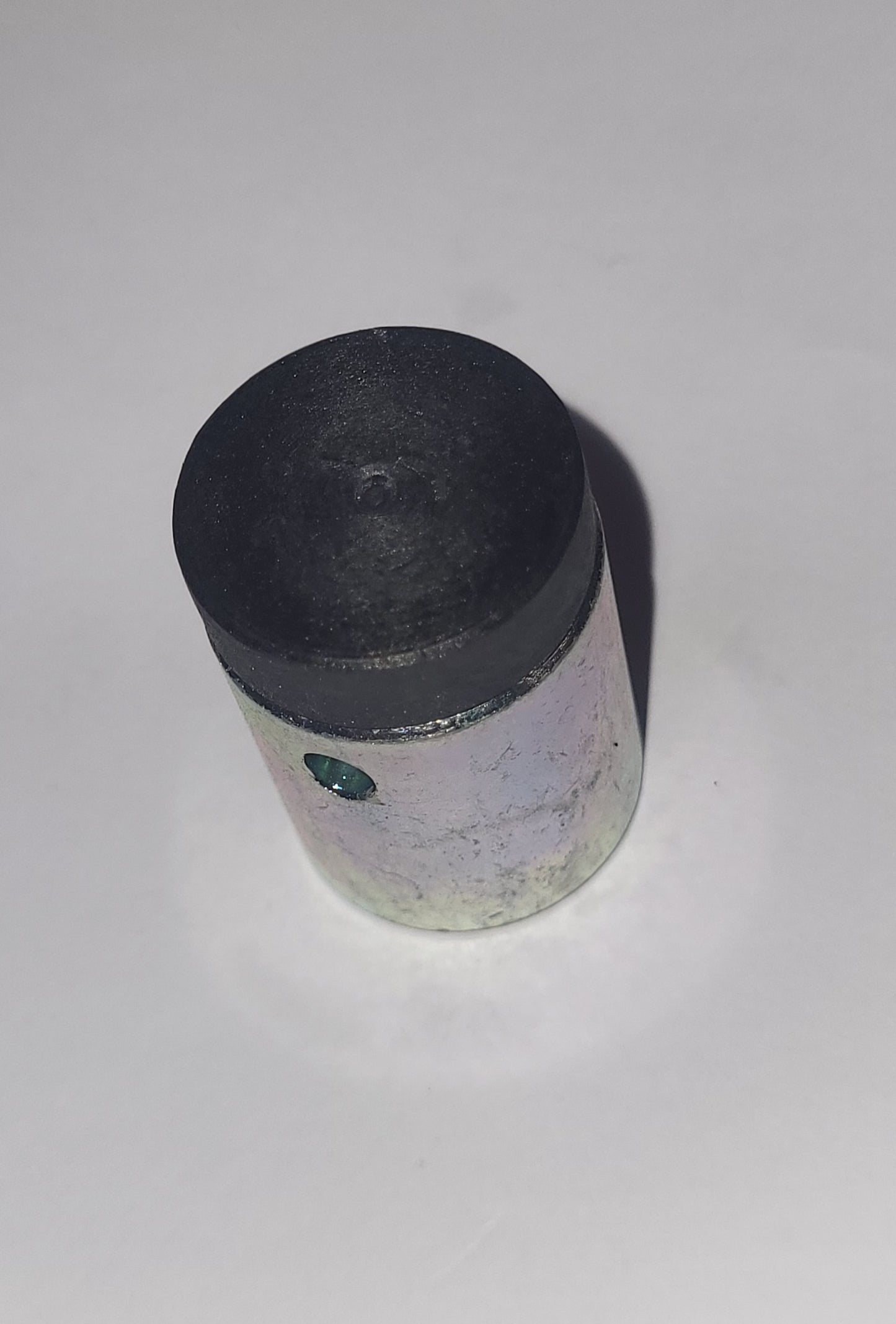 Anti torque button holder