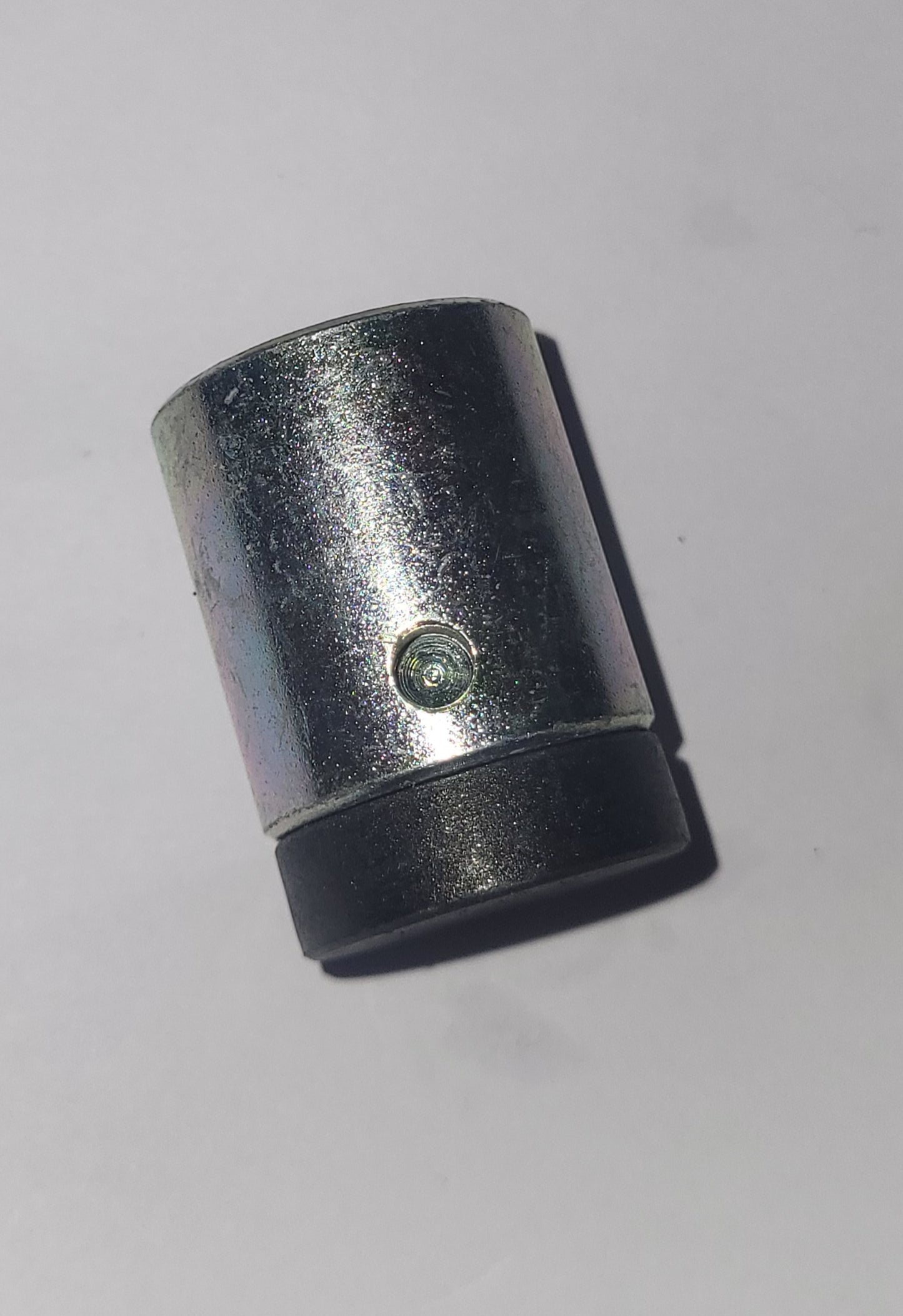 Anti torque button holder