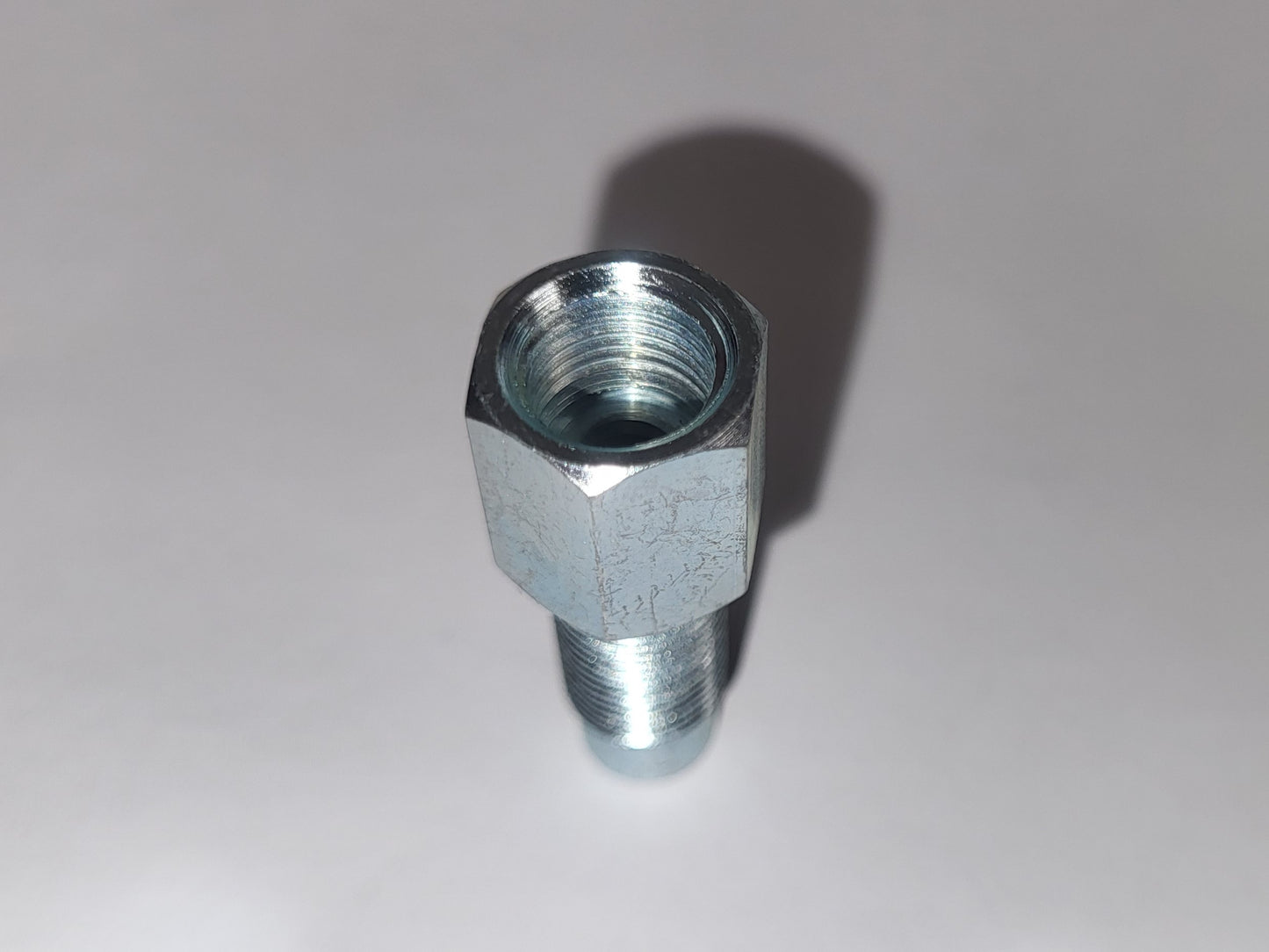 Bulkhead adaptor